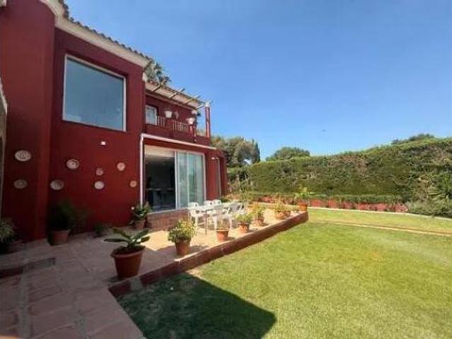 Chalet Alquiler San Roque, Núcleo
