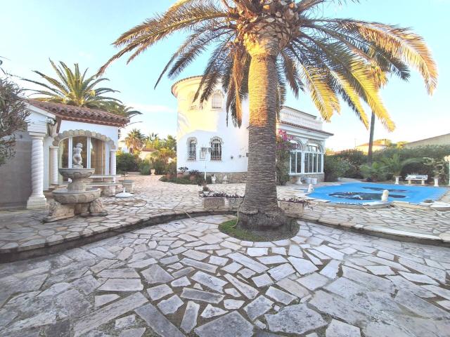 Chalet + apartamneto de 293m en Miami Platja