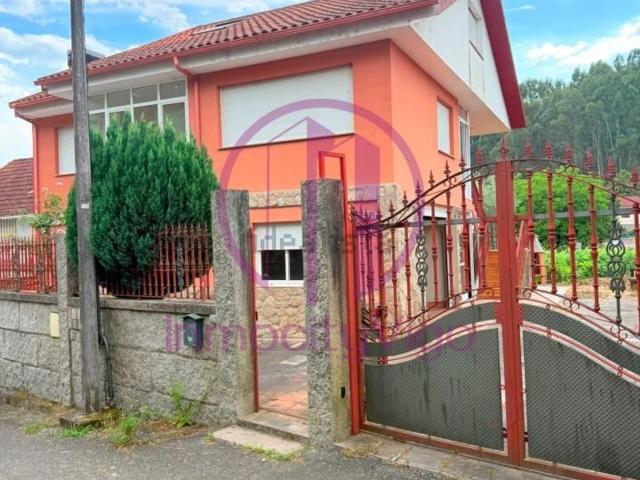 Chalet, Arbo