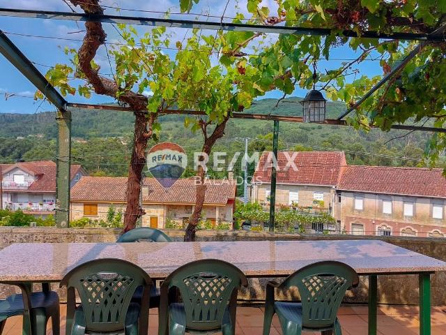 Chalet, Arbo