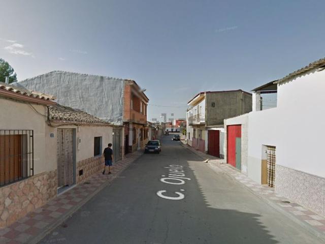 Chalet, Arenas de San Juan