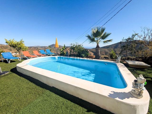Chalet, Arenas