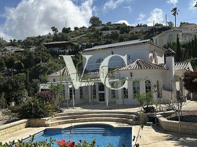 Chalet, Arenas