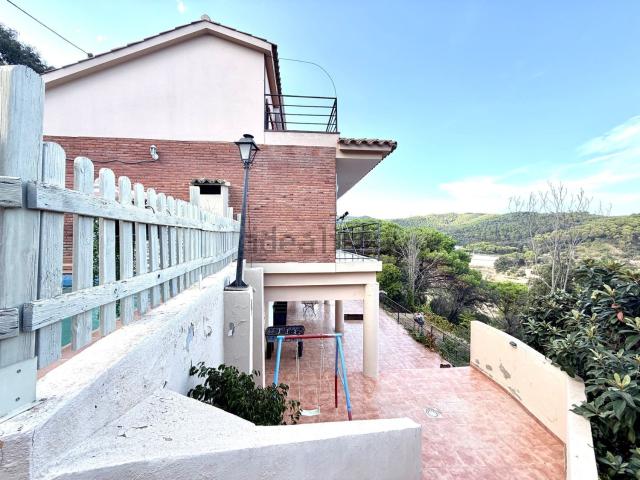 Chalet, Argentona