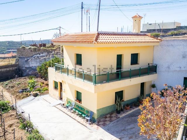 Chalet, Arico