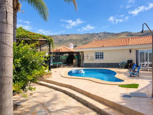 Chalet, Arona