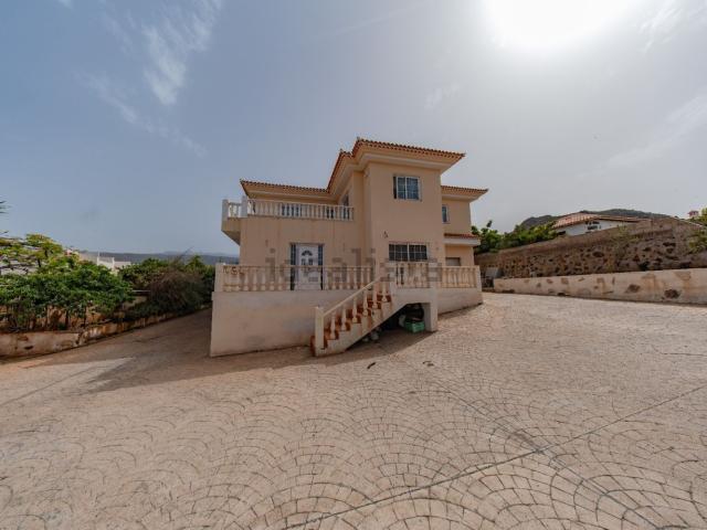 Chalet, Arona