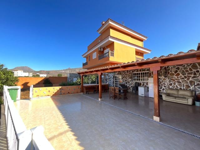 Chalet, Arona