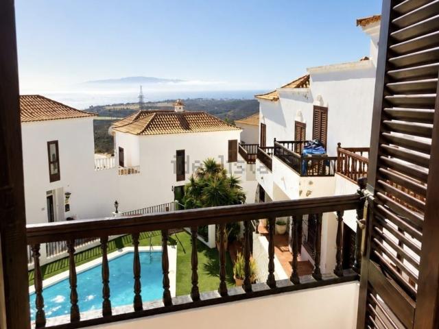 Chalet, Arona