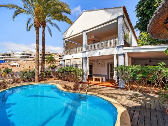 Chalet, Arona