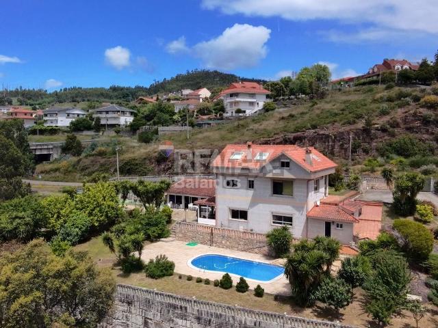 Chalet, As Neves
