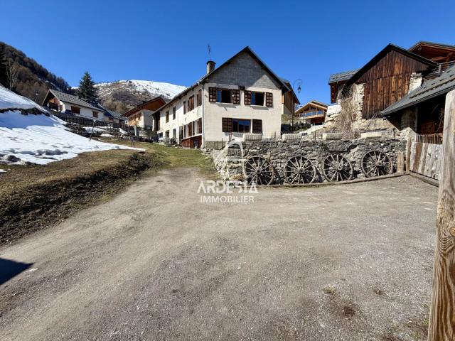 Chalet authentique à Valloire avec vue Galibier