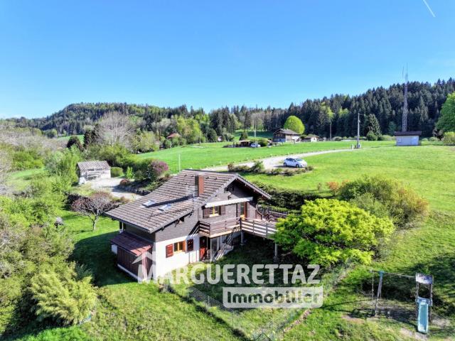 Chalet au calme sur 4400 m² de terrain 126m² Saint Jean de Tholome