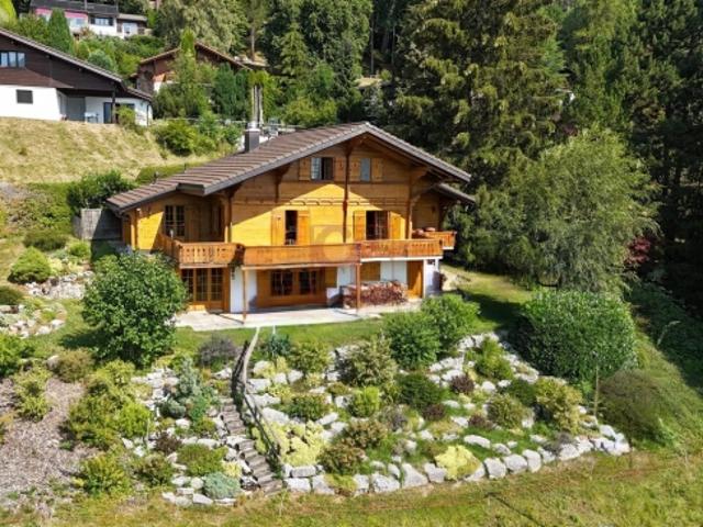 Chalet aus Holzstämmen in Crésuz, 20 Minuten von Bulle entfernt