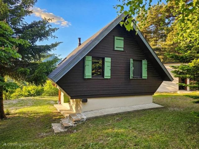 Chalet avec terrasse et vue panoramique sur la plaine de Caille