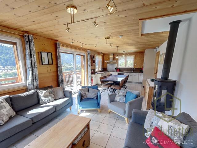 Chalet Avec Vues Dégagées Et Emplacement Priviligié 166m² Morzine Avoriaz