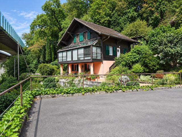Chalet avec fort potentiel à Villeneuve