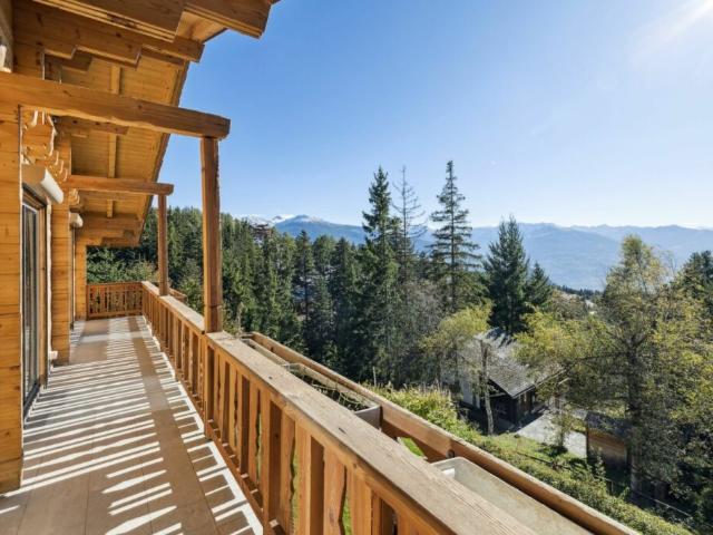 Chalet avec piscine intérieur à Crans Montana Location à la semaine ou au mois Disponible pour Nouvel An