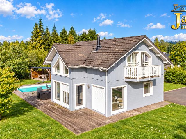 CHALET AVEC PISCINE