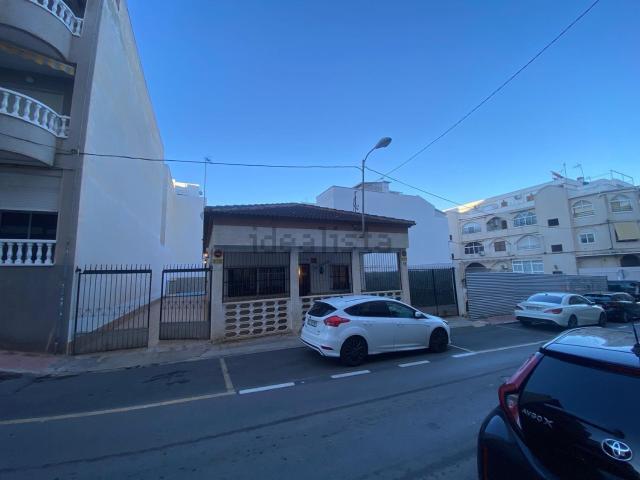 Chalet, Avenida Habaneras Curva de Palangre, Torrevieja
