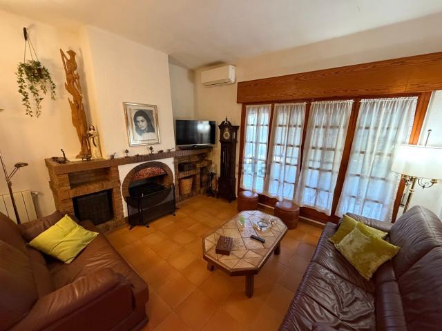 Chalet, Botarell