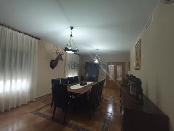Chalet, Botija