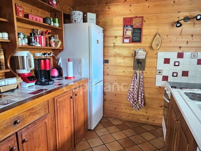 Chalet bois en madrier à vendre dans le Jura, entre Andelot En Montagne et Champagnole 39300