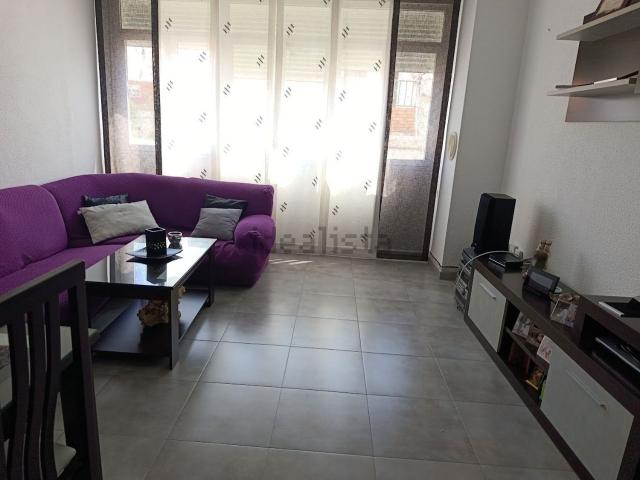 Chalet, Baza