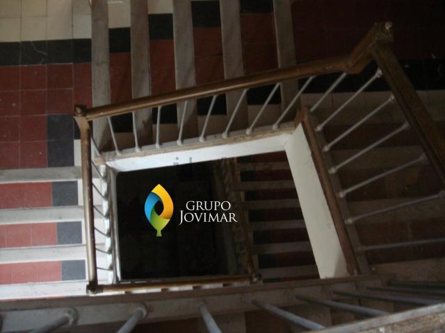 Chalet, Baza