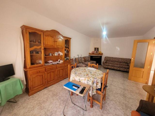Chalet, Baza