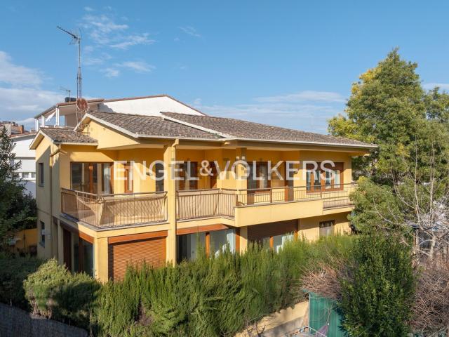 Chalet, Banyoles