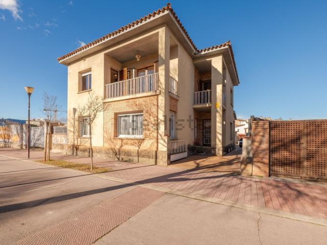 Chalet, Banyoles