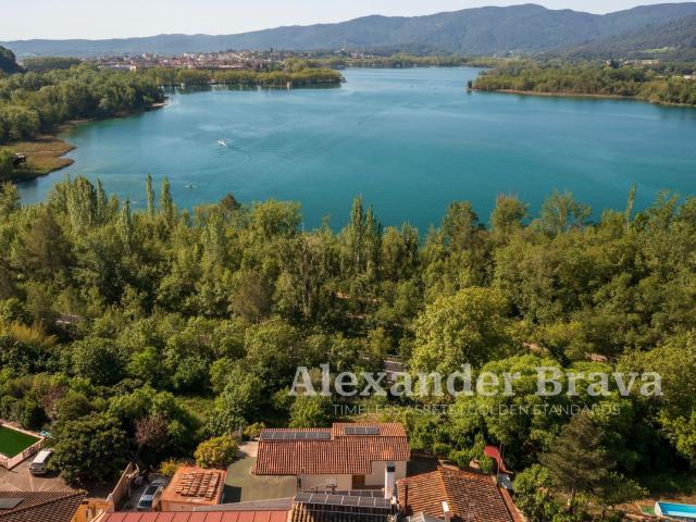 Chalet, Banyoles