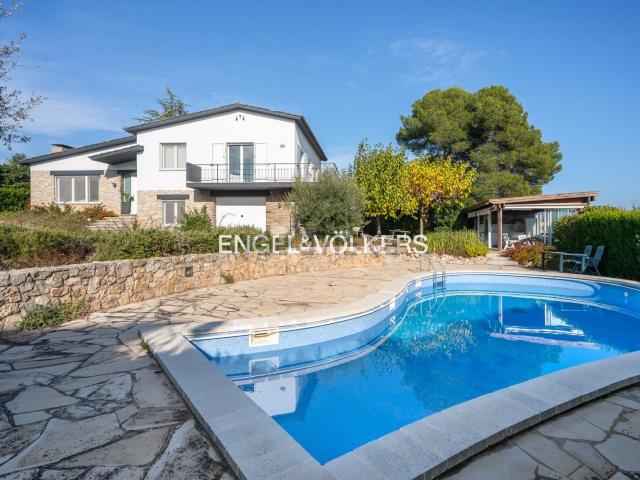 Chalet, Banyoles