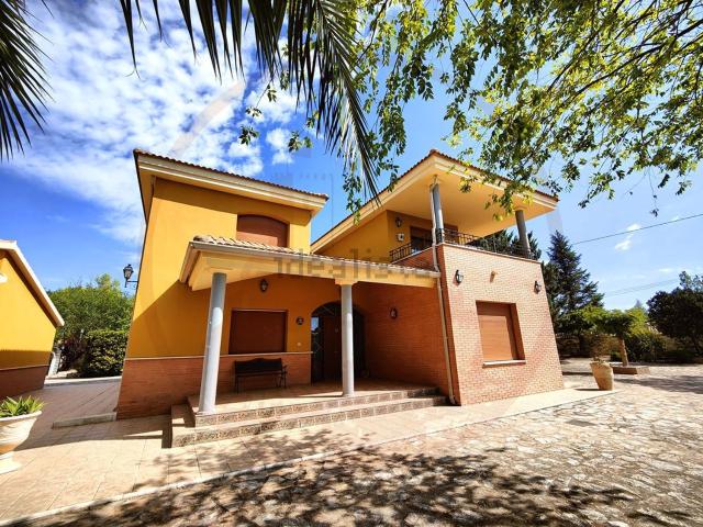 Chalet, Banyeres de Mariola