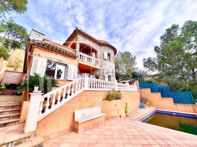 Chalet, Begur