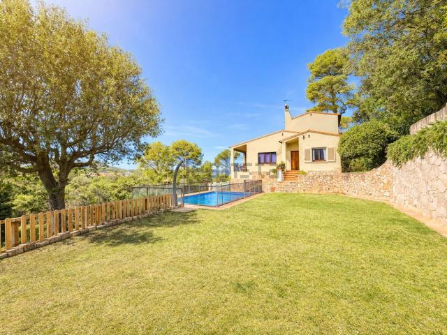 Chalet, Begur
