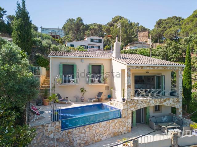 Chalet, Begur