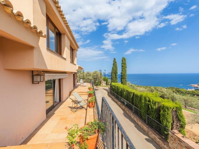 Chalet, Begur