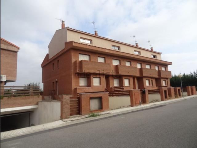 Chalet, Benavent de Segriá