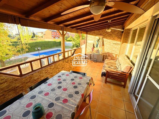 Chalet, Benavent de Segriá