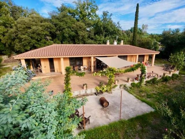 Chalet, Bescanó