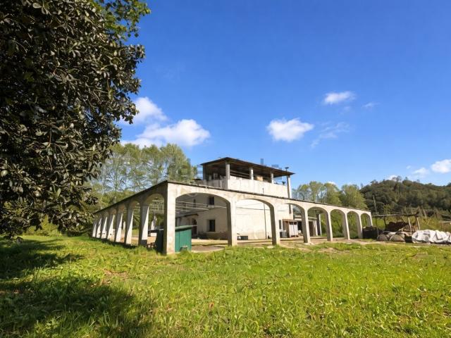 Chalet, Bescanó
