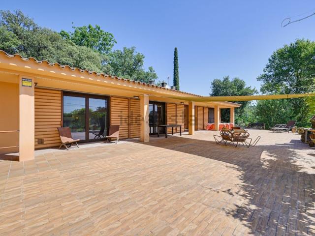 Chalet, Bescanó