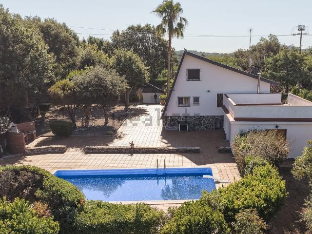 Chalet, Bescanó