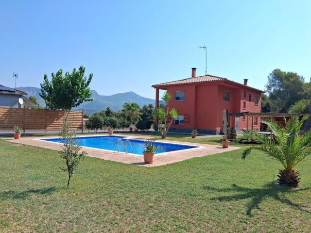 Chalet, Bigues i Riells