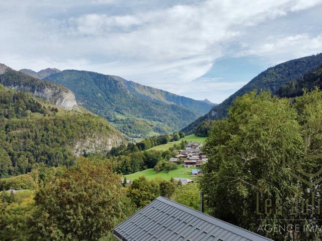 Chalet Brut Avec Vue Dégagée — Seytroux Proximité Morzine /. 161m² Seytroux