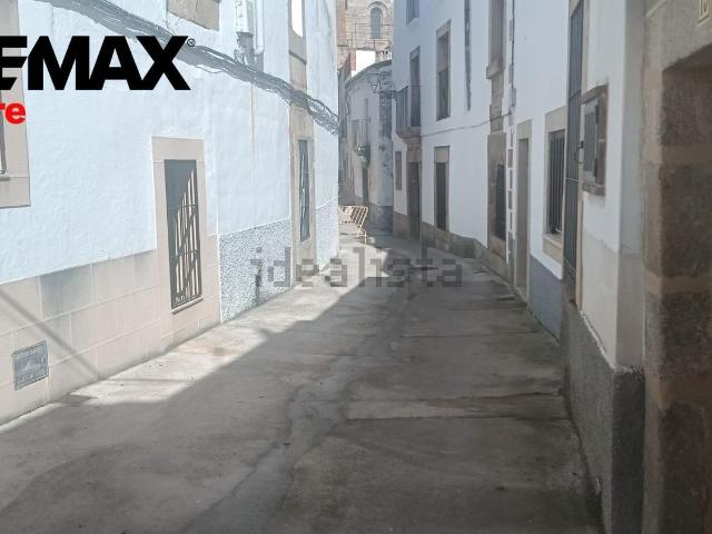 Chalet, Brozas