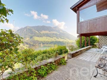 Chalet bucolique avec vue panoramique sur le lac de Montsalvens