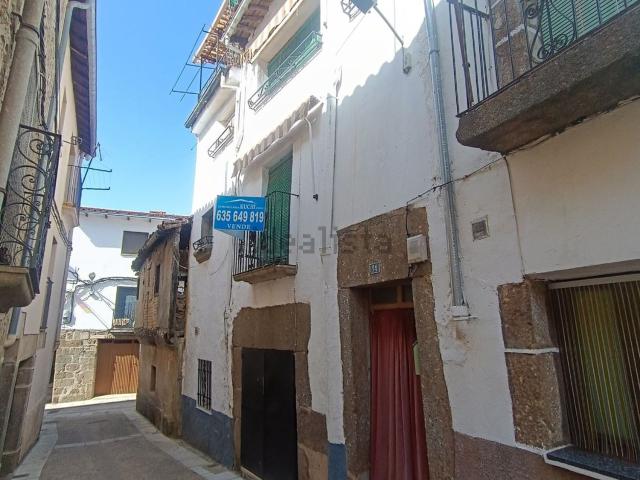 Chalet, Gata